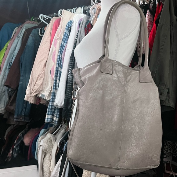 grey shoulder bag - Picture 3 of 4